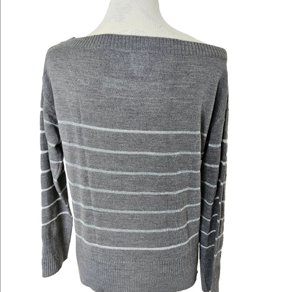 💕NWOT Soho new york top gray with silver mettalic striped size small - Picture 4 of 9
